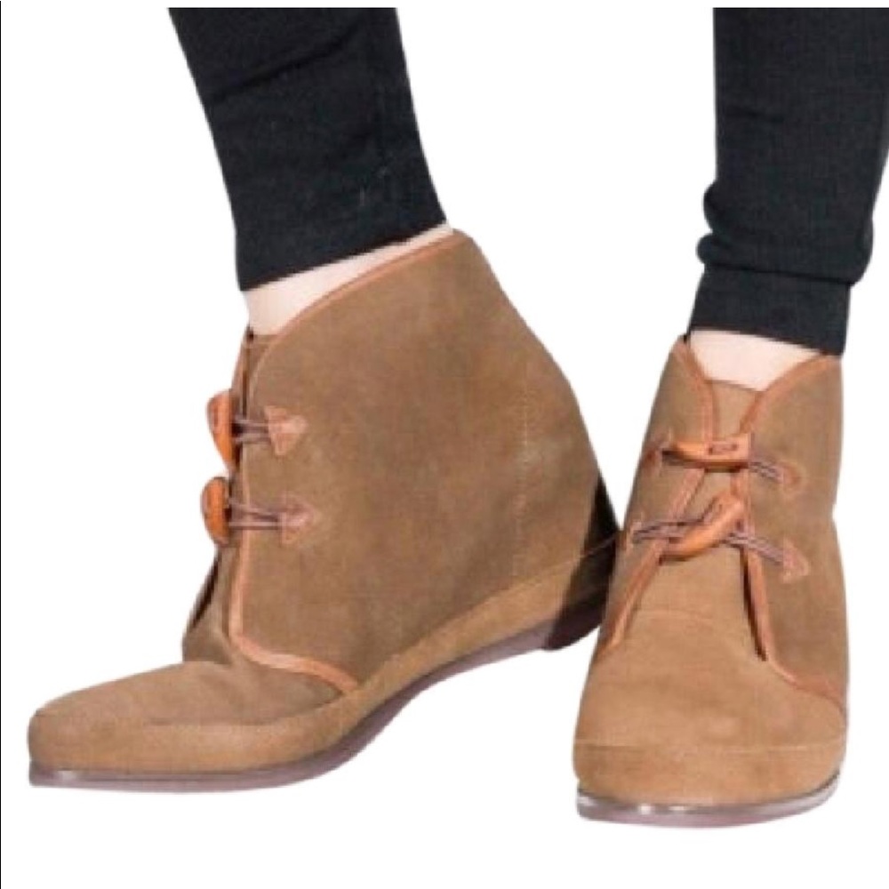 80%20 brown eliotte toggle hidden wedge boot